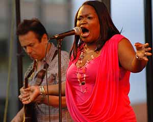 Koko Taylor singing at Des Moines Arts Festival