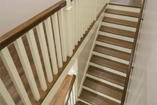 A New Staircase and Railing Shows Off Quartersawn Oak