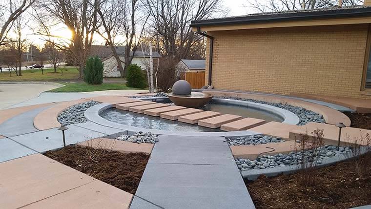 A water sculpture designed by Silent Rivers for a Johnston, Iowa home