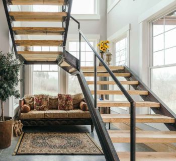 Floating Staircase Takes Advantage of Natural Light