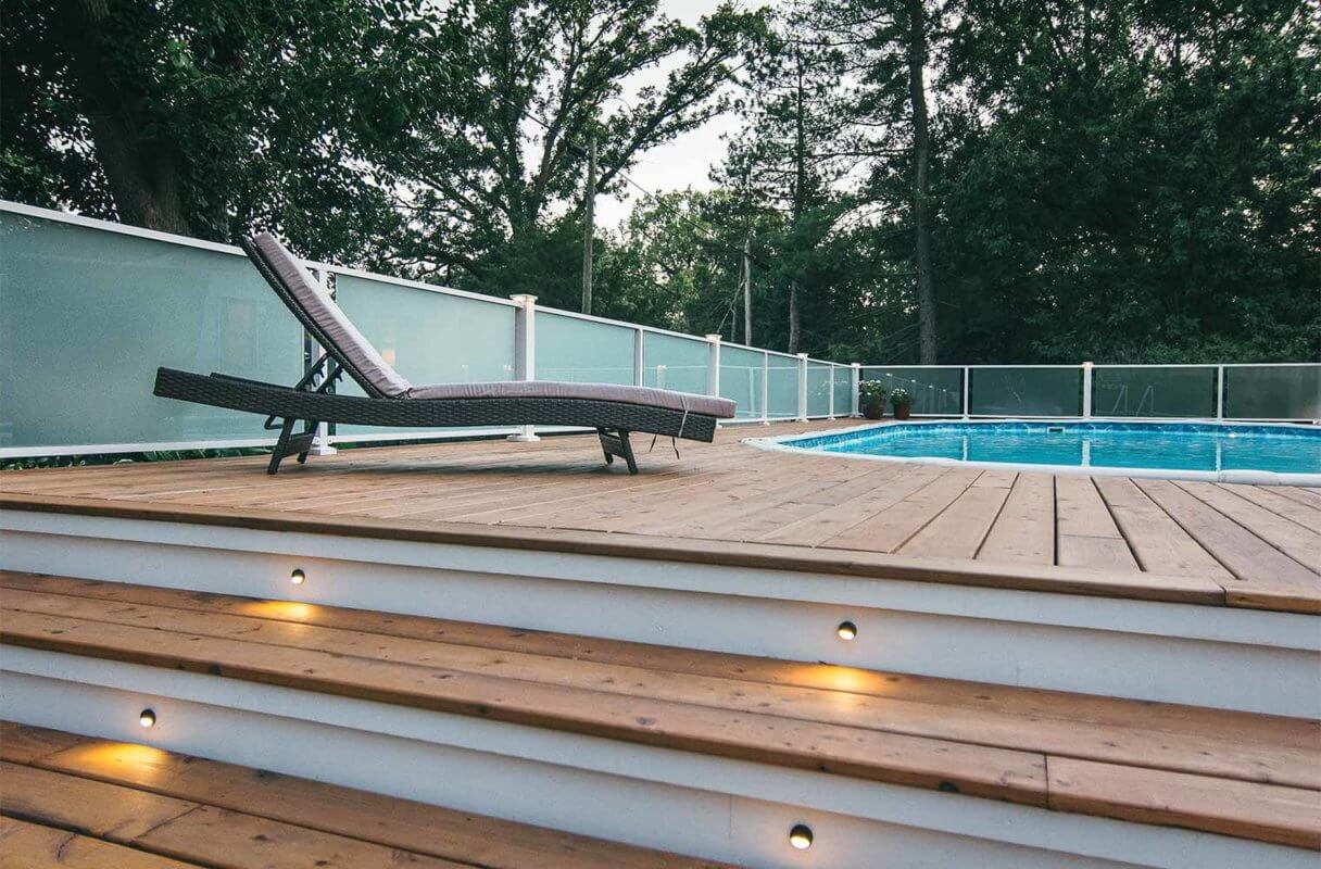 deluxe frosted family pool
