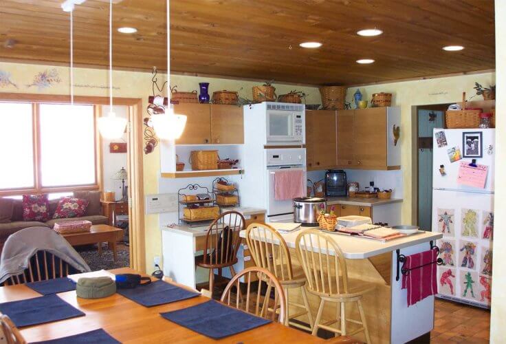 Maple and Steel Kitchen Set Design Standard in Johnston Home