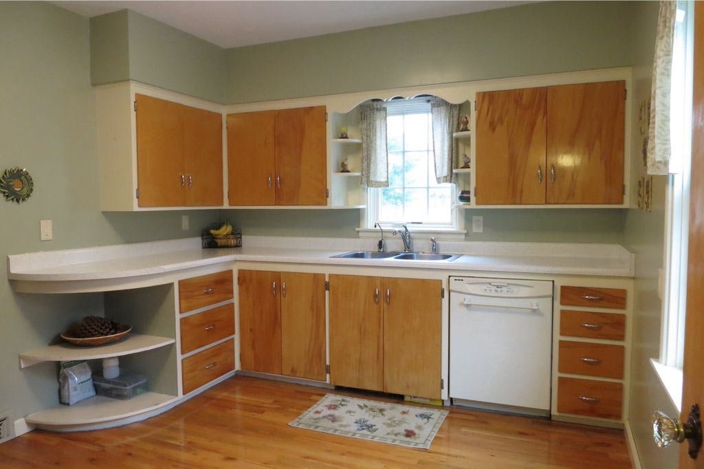 before photo of Des Moines Beaverdale kitchen to be remodeled by Silent Rivers
