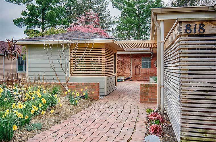 Des Moines, Iowa modern gazebo and courtyard designed by Silent Rivers